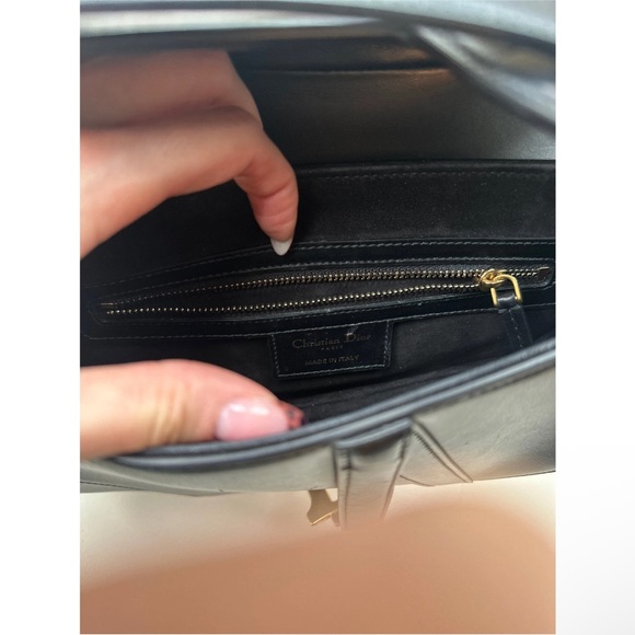 Dior Black Leather Saddle Bag with Gold Accents - Picture 4 of 6
